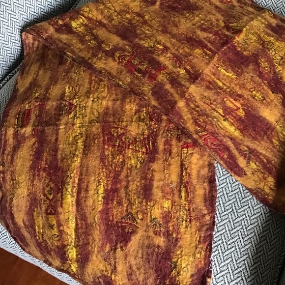 NWOT Silk & Wool Wrap Made in Nepal Shawl Beautiful - Picture 7 of 7